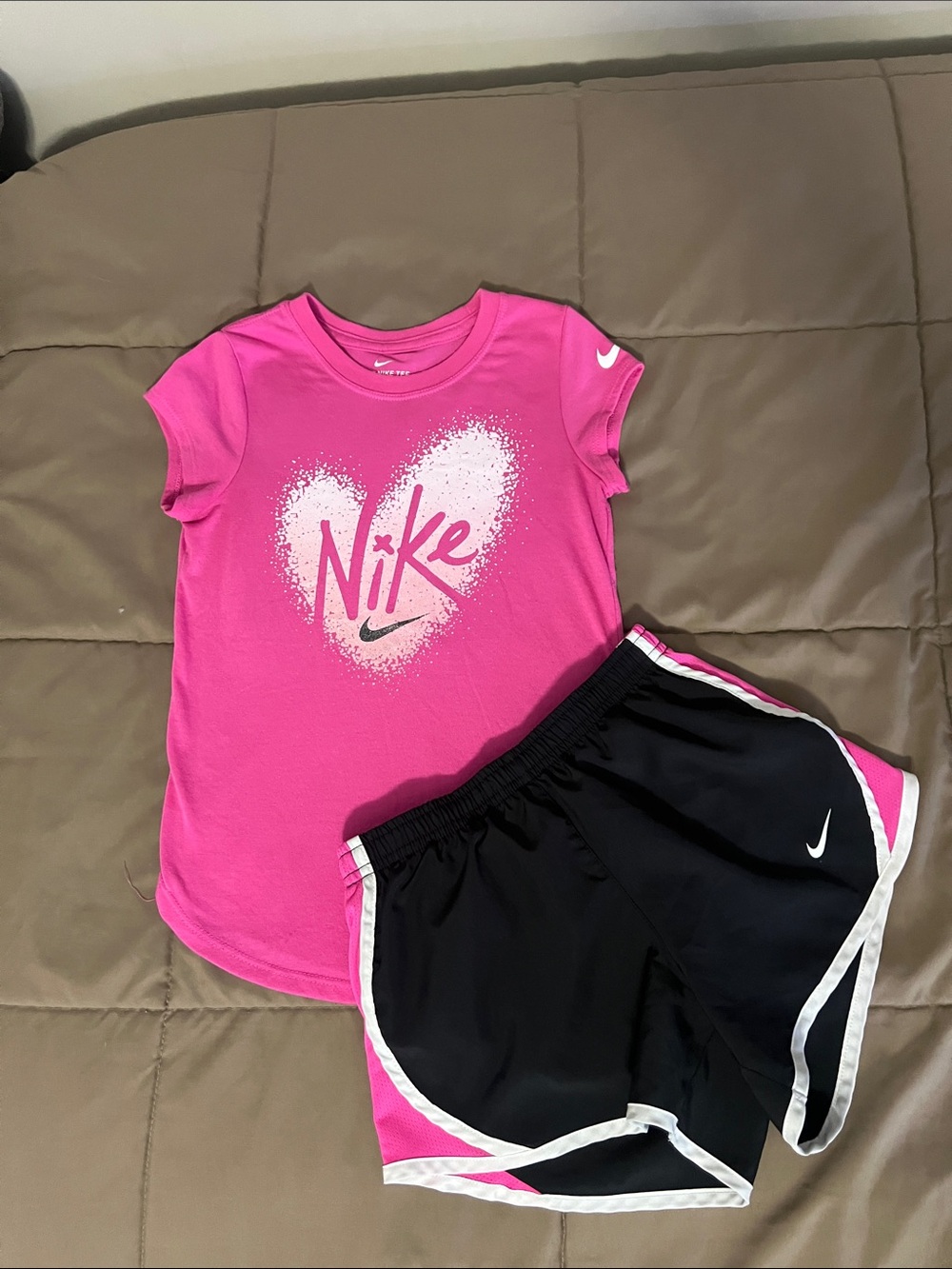 Nike Pink Heart Logo Girls Shorts Set. Top size 6x, shorts size small.